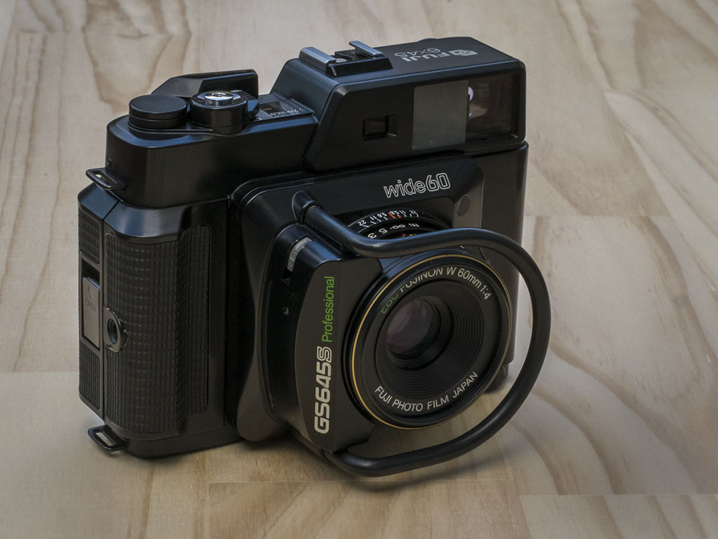 最新の激安FUJI GS645S プロフェッショナル フィルムカメラ